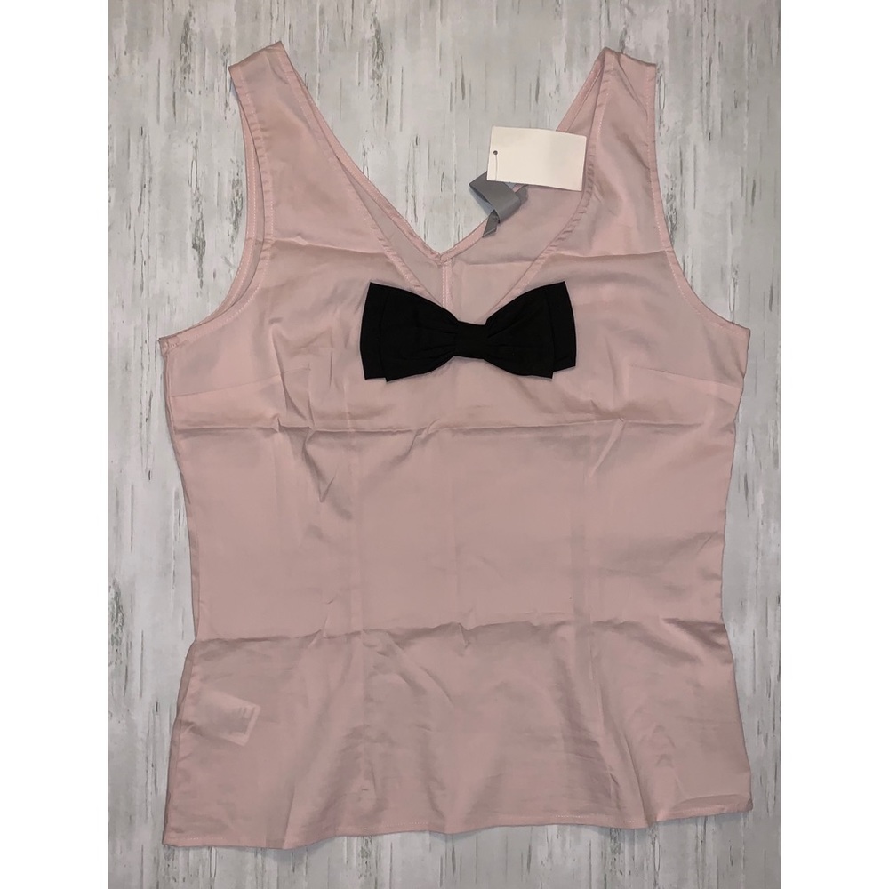 H& M Sleeveless V-Neck Blouse